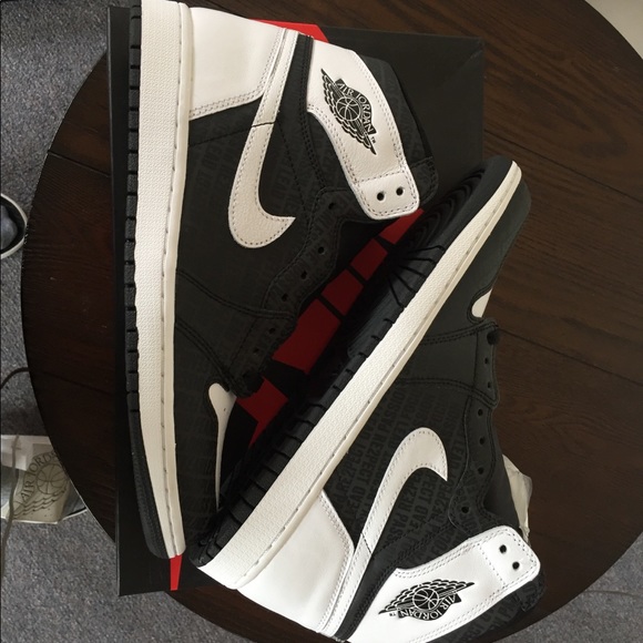 Jordan 1 jeter respect SZ 10 DS - Picture 4 of 6